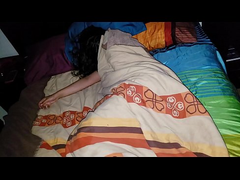 ❤️ Stiefzoon die zijn jonge stiefmoeder berispt terwijl ze slaapt. ☑ Quality porn at us nl.prendiporno.ru ️❤